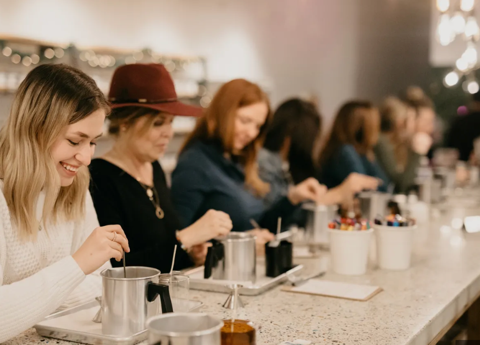Holiday Candle & Wax Melt Pouring Experience