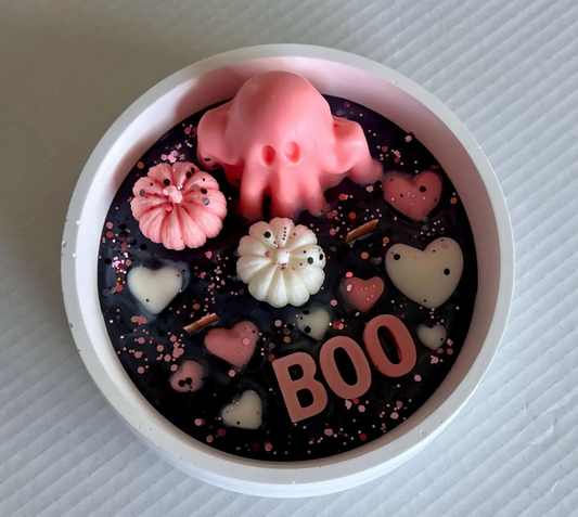 Halloween Wax Melt Pouring Experience